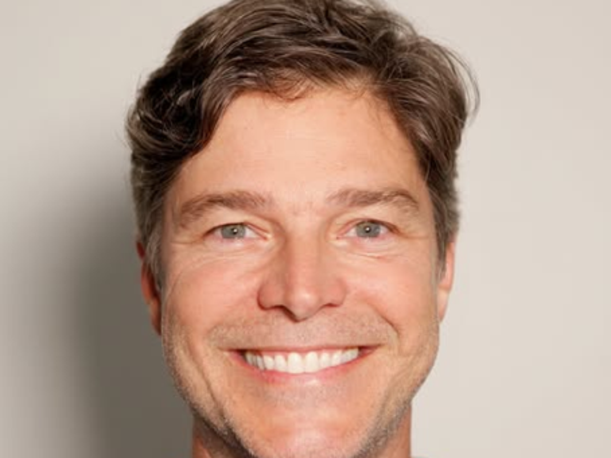 Ex-galã da Globo perde casa em incêndio nos EUA e amigos criam vaquinha