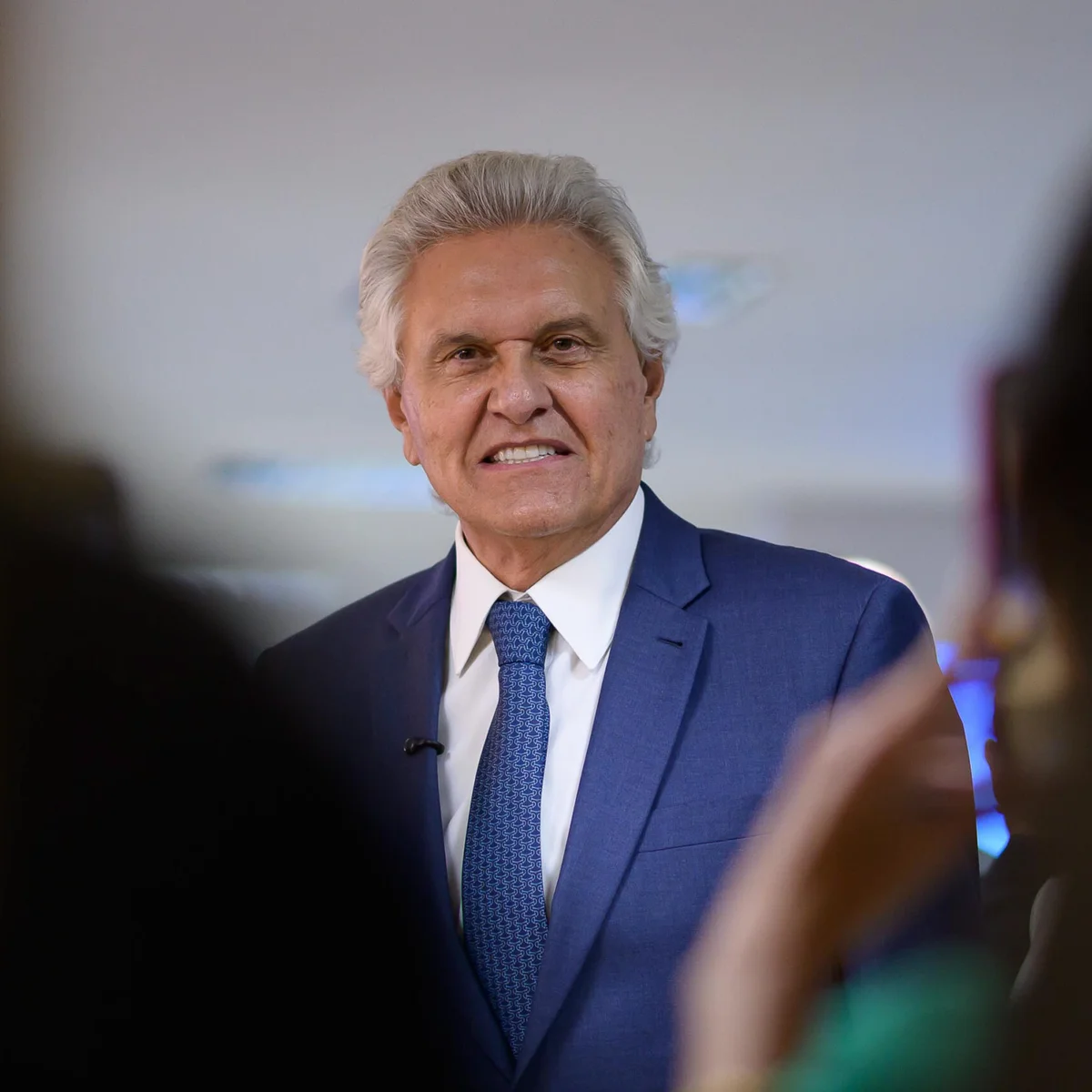 No hospital, Caiado defende que quebra de sigilo se estenda ao Caso INSS