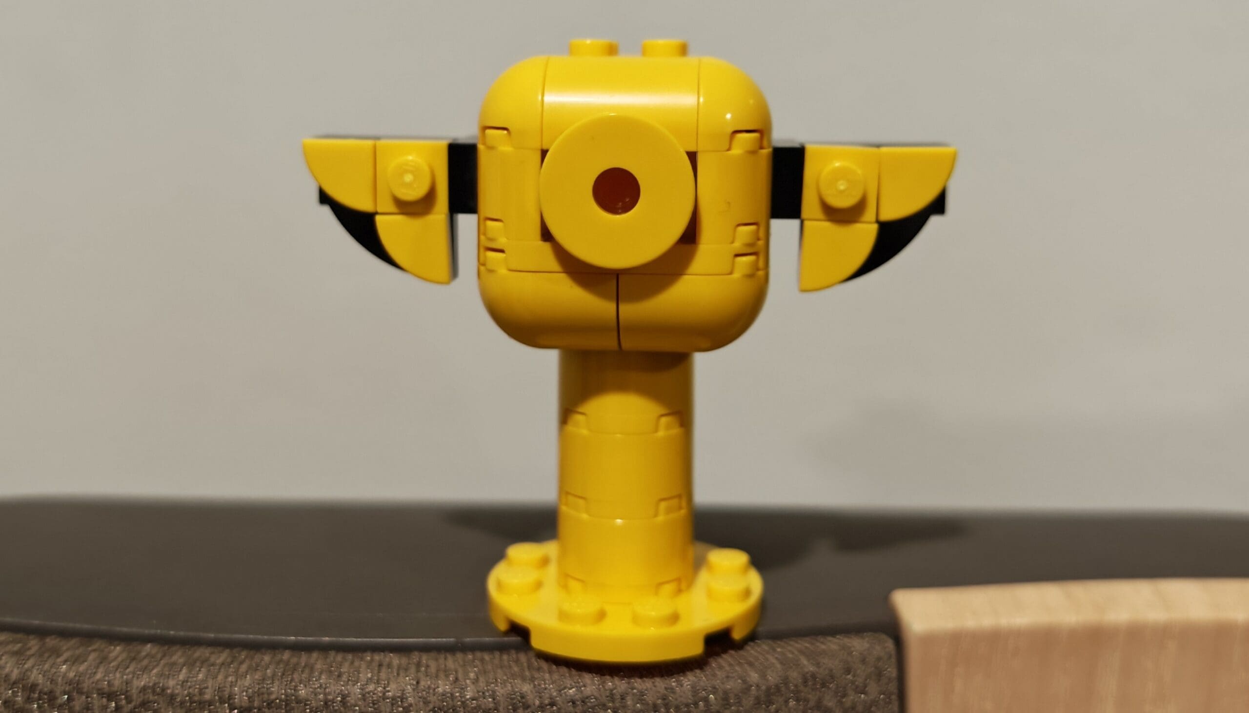 Como fazer o troféu LEGO do Campeonato Mundial de Pokémon/XP 2026