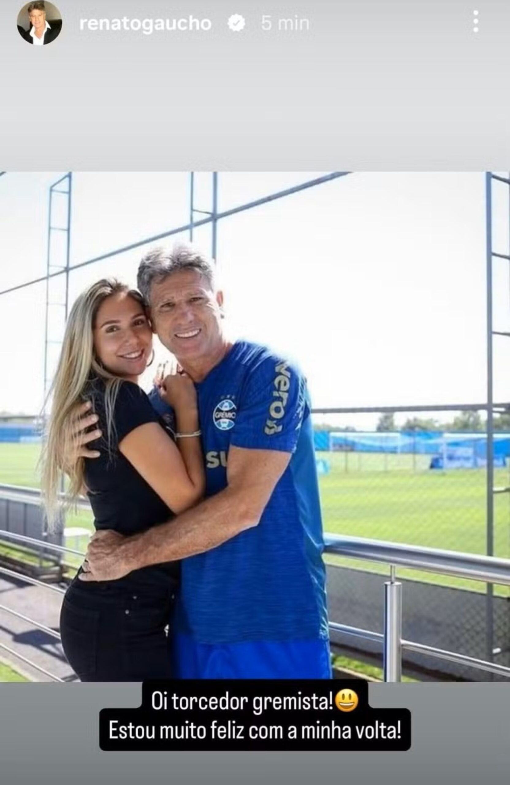 Carol Portaluppi publicou no perfil de Renato Gaúcho que o treinador acertou retorno ao Grêmio.