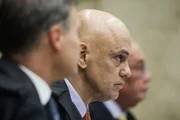 Com base em um documento de inteligência da PF, Moraes usou o relatório das Fake News para acusar Mendonça