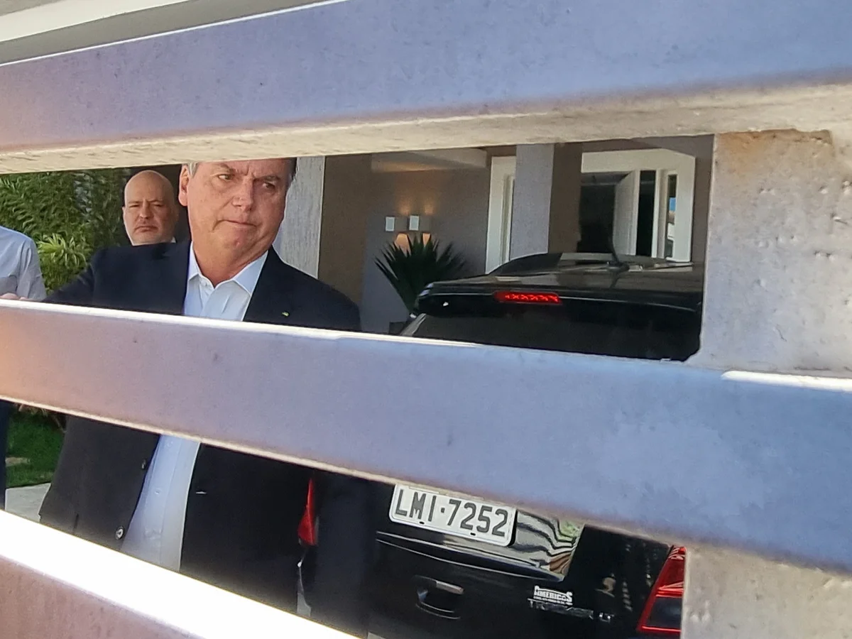 Moraes libera visita de parentes a Bolsonaro para Michelle fazer campanha
