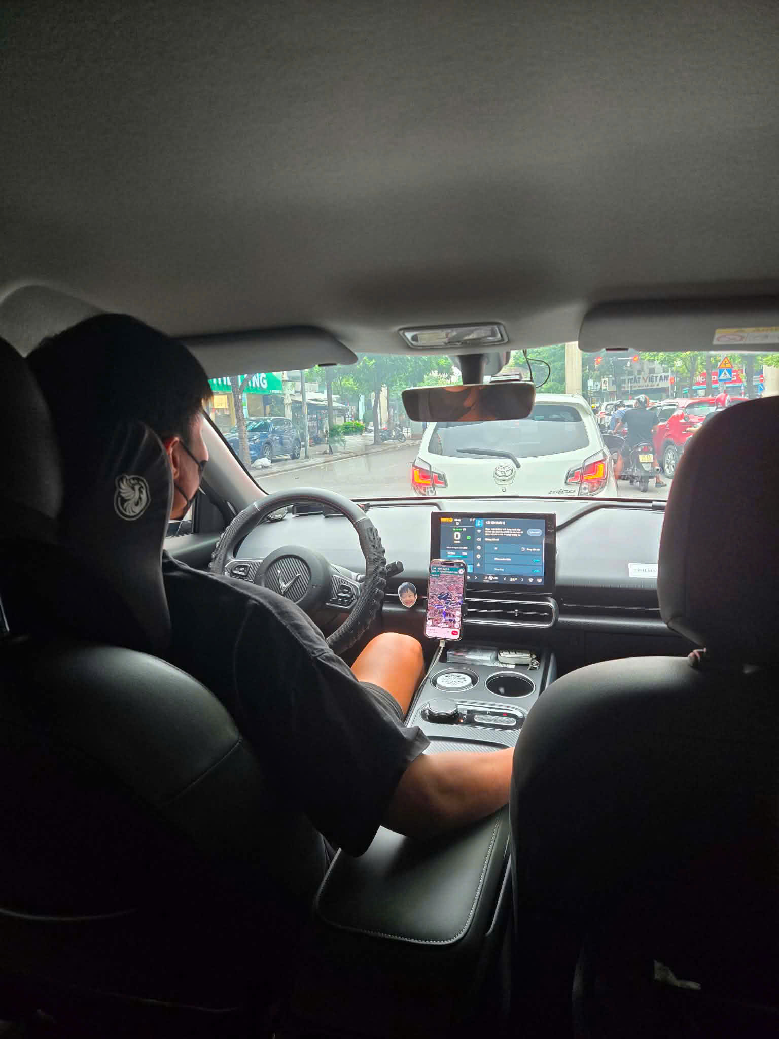 Cựu thủ môn cùng thời Quang Hải, Văn Hậu: Lái taxi kiếm 10 triệu/tháng, cuộc sống khác biệt so với thời còn đi đá bóng- Ảnh 4.