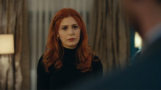 Em Iludida, Selçuk denuncia Asya por negligência e coloca carreira da médica em risco