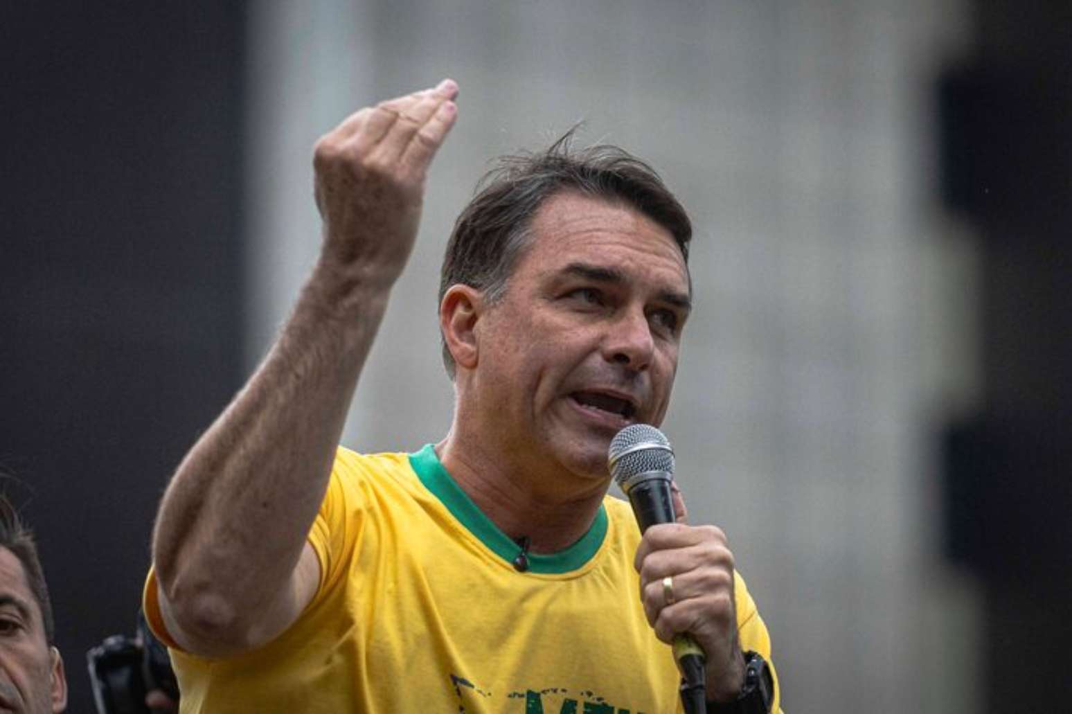 O candidato Fl&aacute;vio Bolsonaro durante ato de 7 de Setembro no domingo