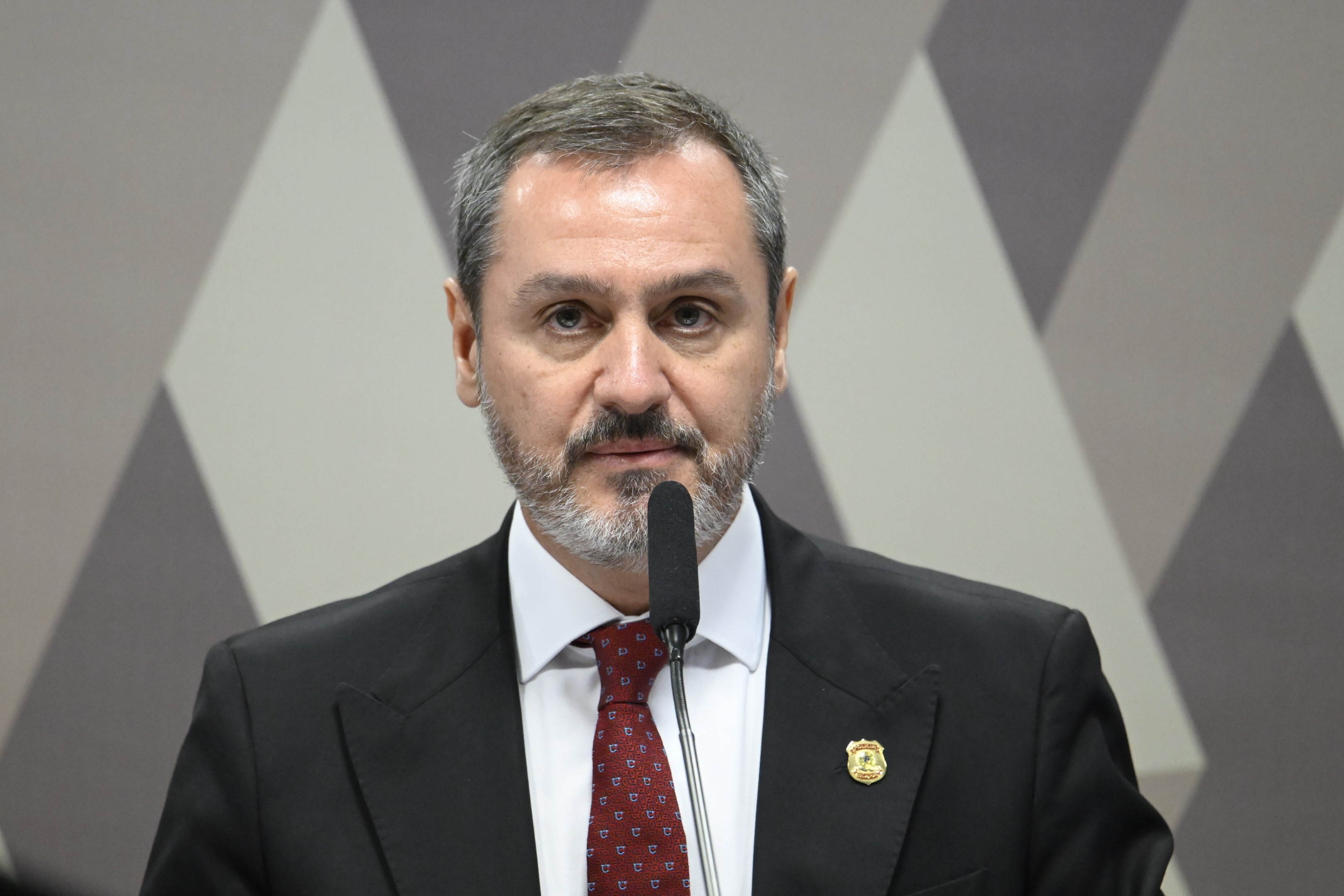 Dino determina reintegração de diretor-geral da PF, Andrei Rodrigues
