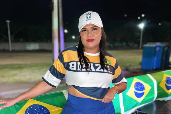 Cantora de forró sofre acidente com carreta e perde companheiro no Ceará