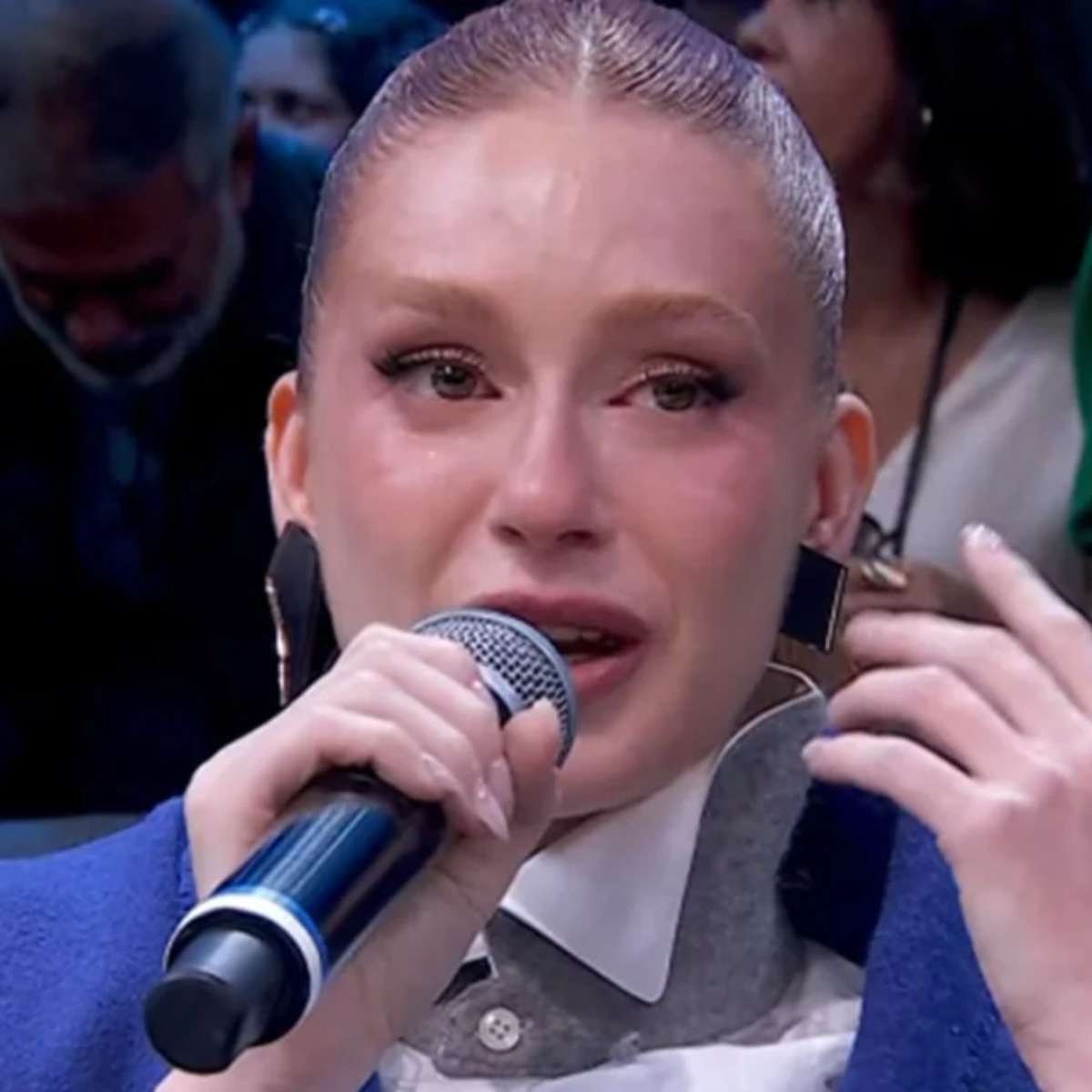 Passou vergonha? Marina Ruy Barbosa chora em 14 segundos no Domingão e web reage: 'Parece'