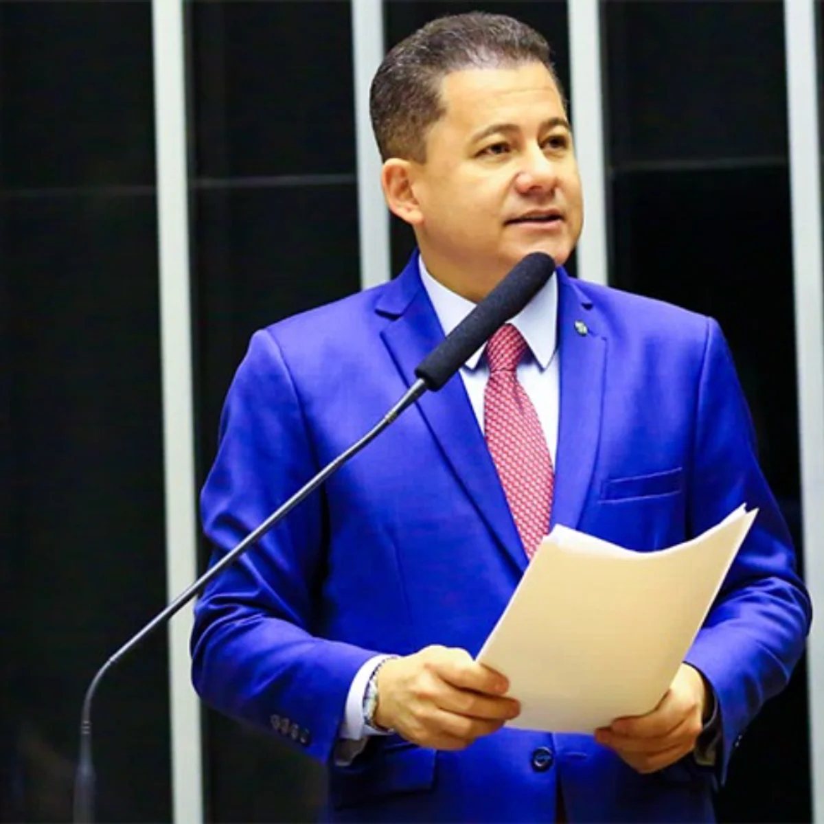 Dino diz que Cezinha usava cargo para dizer ter influência entre ministros