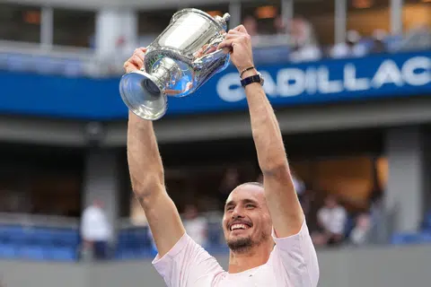 Alexander Zverev segura Ben Shelton para vencer o título do US Open