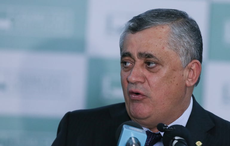 Ministro de Lula defende decisão de Dino e diz que ações de Mendonça ‘prejudicam democracia’