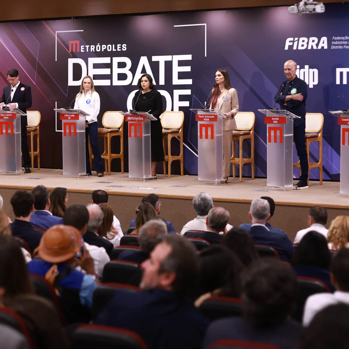 Debate: candidatos criticam governo atual e citam propostas em 1º bloco