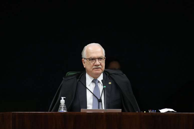 Fachin cancela sessão do STF após decisão de Dino de reintegrar Andrei Rodrigues à PF