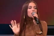 Anitta dá esporro ao vivo em produção do Estrelas da Casa na TV Globo