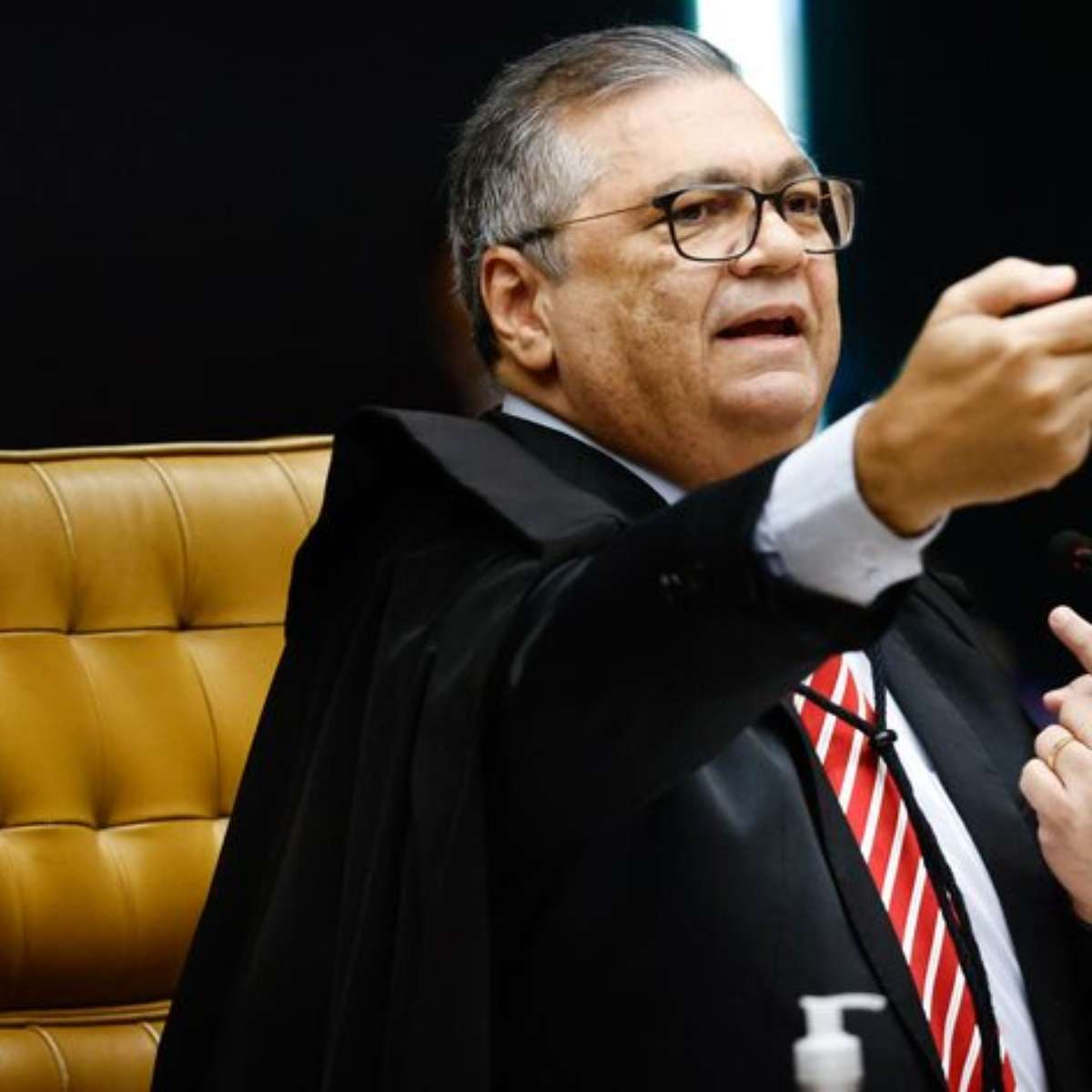 Dino retira sigilo de material da polícia de SP sobre investigação de produtora de Dark Horse